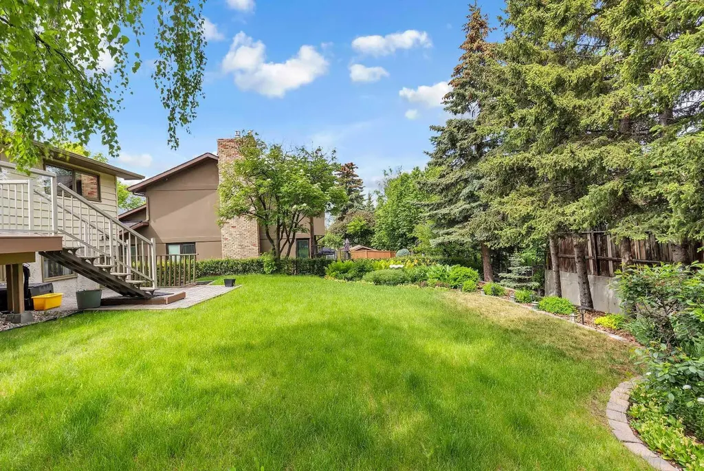 4115 Edgemont Hill NW Calgary AB T3A 2L3