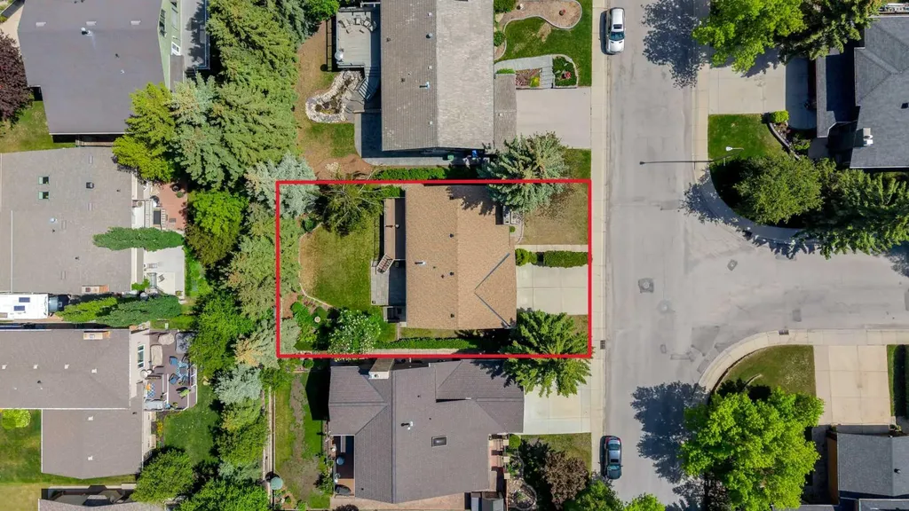 4115 Edgemont Hill NW Calgary AB T3A 2L3
