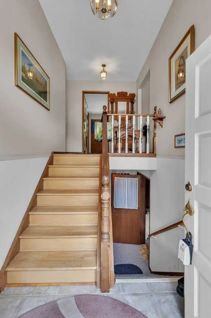 4115 Edgemont Hill NW Calgary AB T3A 2L3
