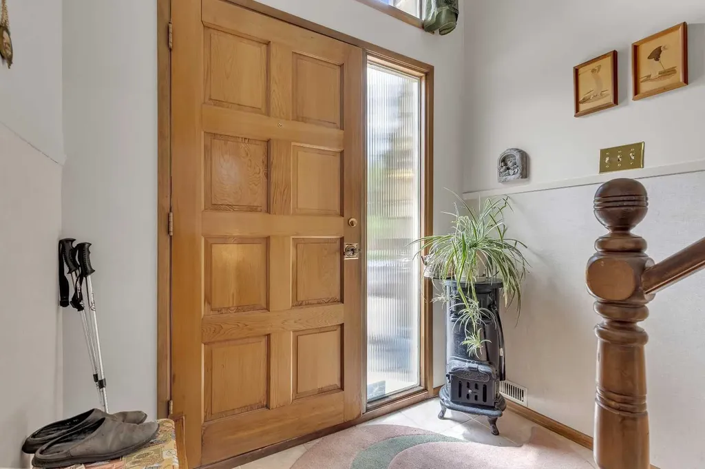 4115 Edgemont Hill NW Calgary AB T3A 2L3