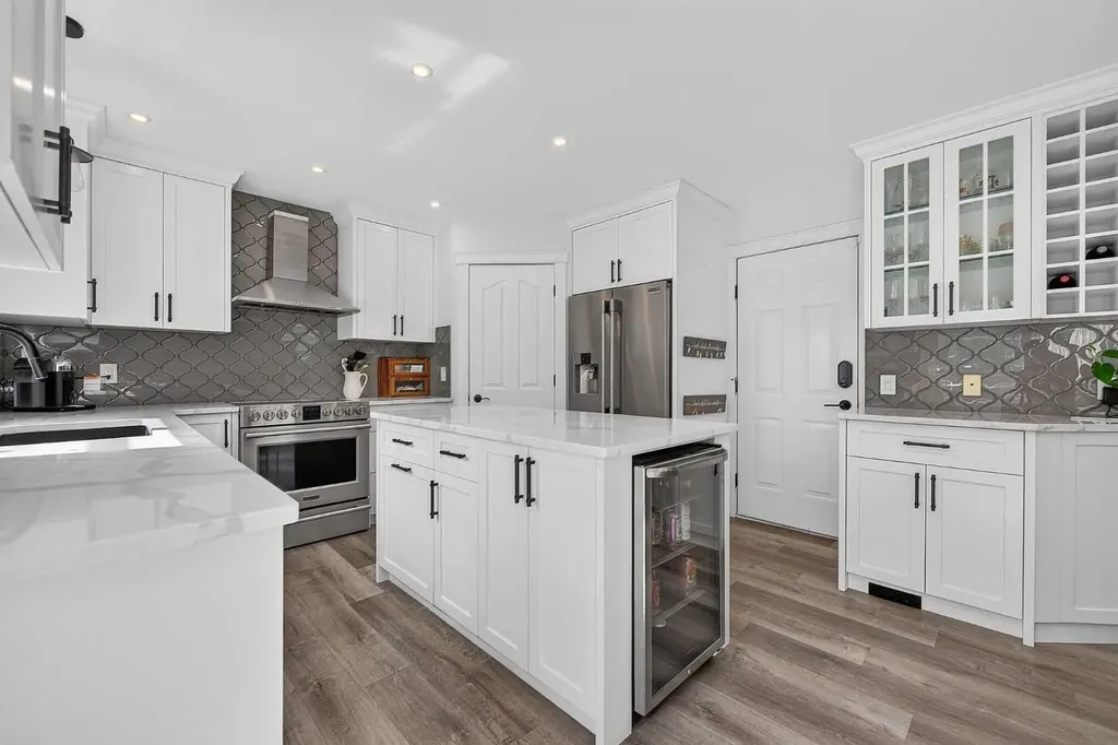 82 Douglasview Circle SE Calgary AB T2Z 2P5