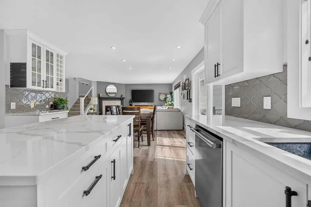 82 Douglasview Circle SE Calgary AB T2Z 2P5