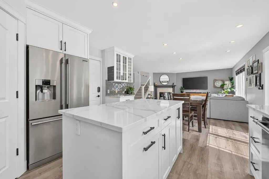 82 Douglasview Circle SE Calgary AB T2Z 2P5