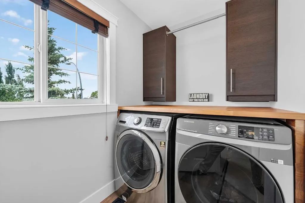 82 Douglasview Circle SE Calgary AB T2Z 2P5