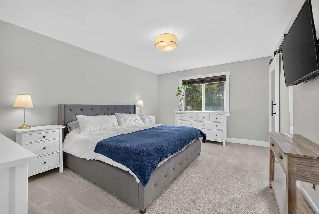 82 Douglasview Circle SE Calgary AB T2Z 2P5