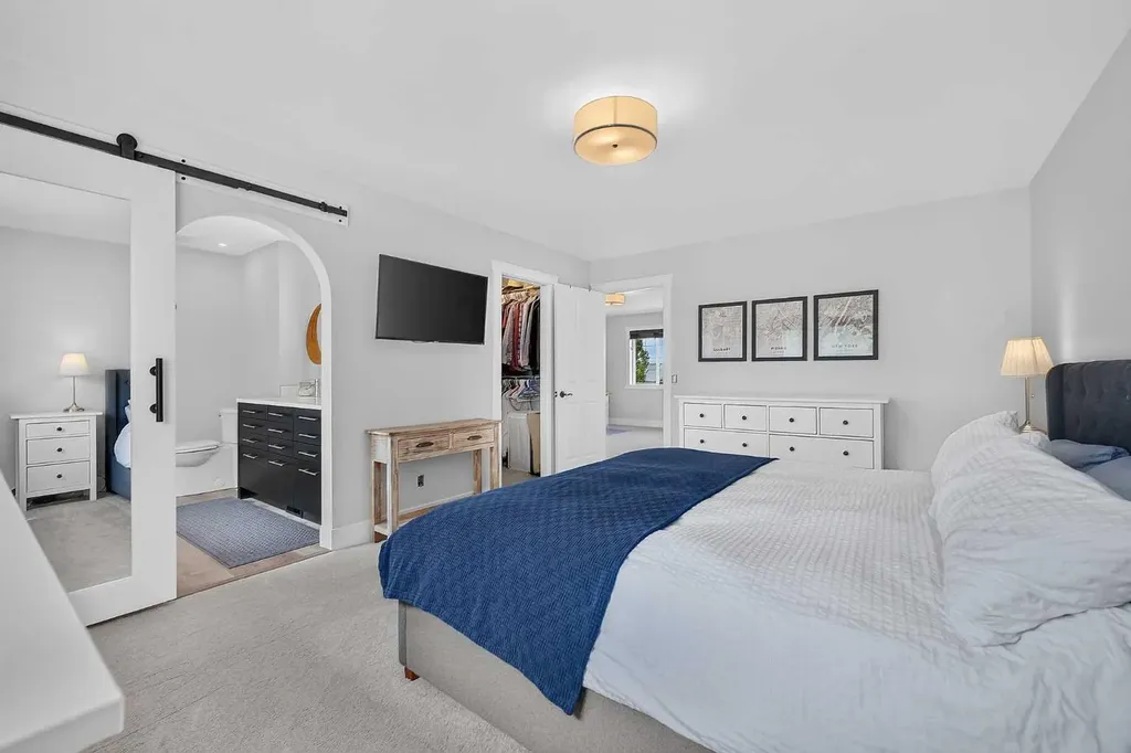 82 Douglasview Circle SE Calgary AB T2Z 2P5