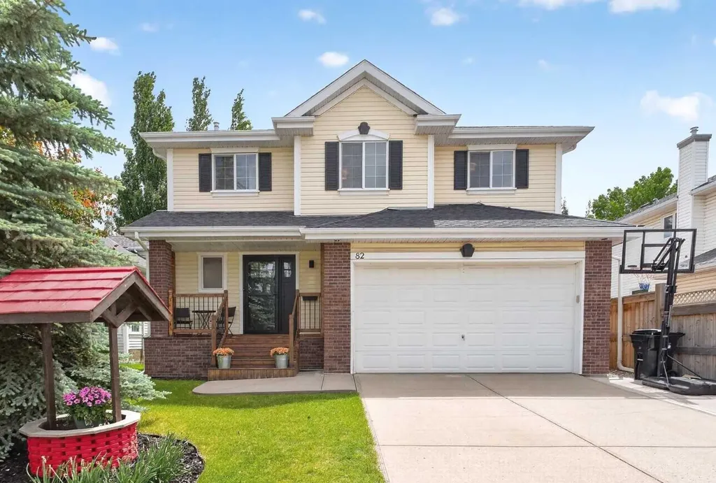 82 Douglasview Circle SE Calgary AB T2Z 2P5