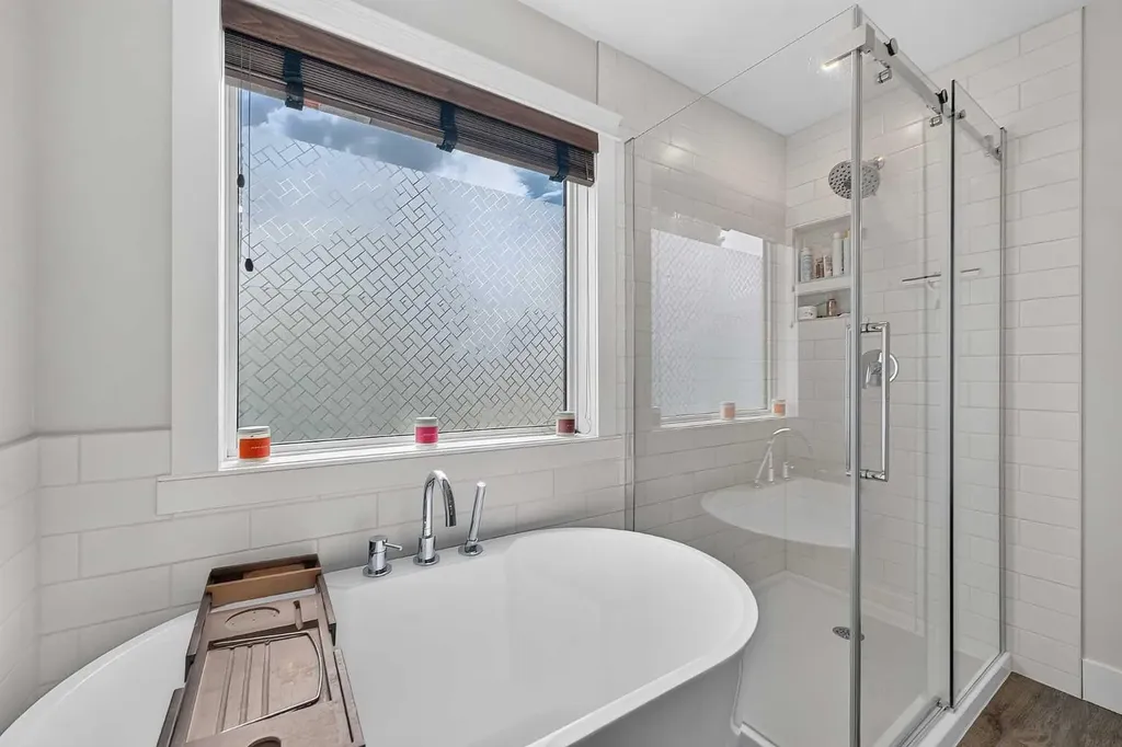 82 Douglasview Circle SE Calgary AB T2Z 2P5
