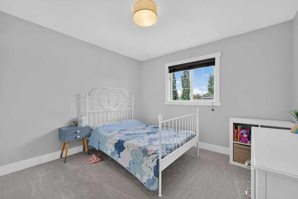 82 Douglasview Circle SE Calgary AB T2Z 2P5