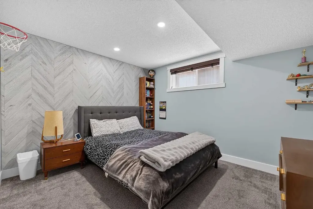 82 Douglasview Circle SE Calgary AB T2Z 2P5