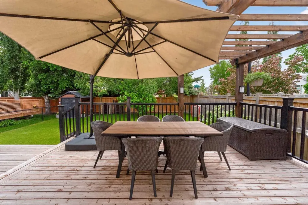 82 Douglasview Circle SE Calgary AB T2Z 2P5