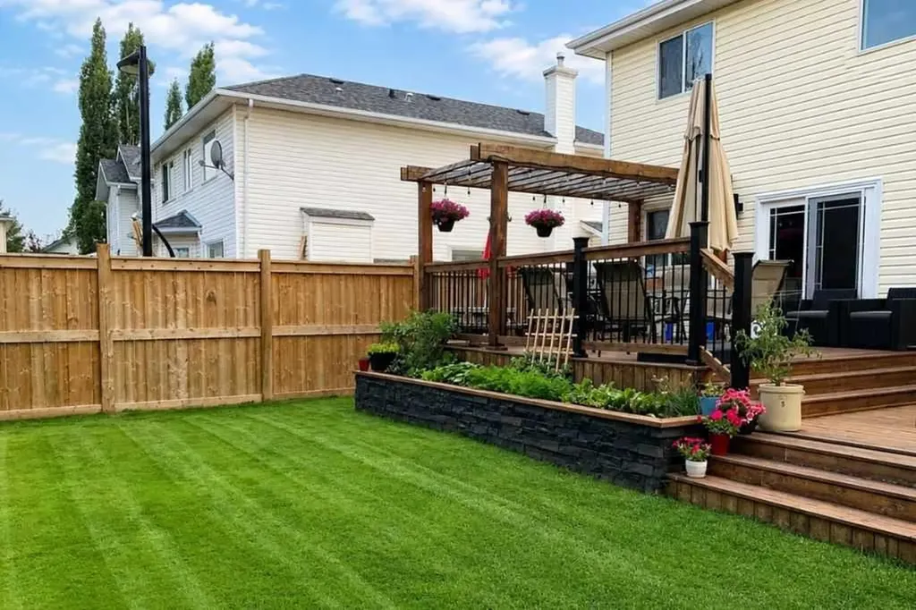 82 Douglasview Circle SE Calgary AB T2Z 2P5