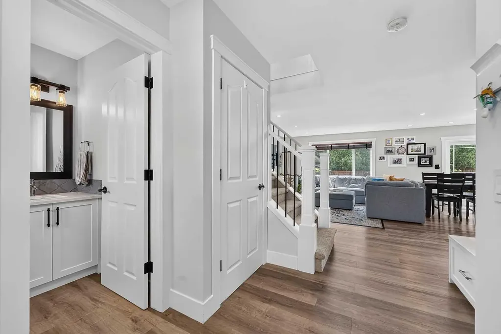 82 Douglasview Circle SE Calgary AB T2Z 2P5