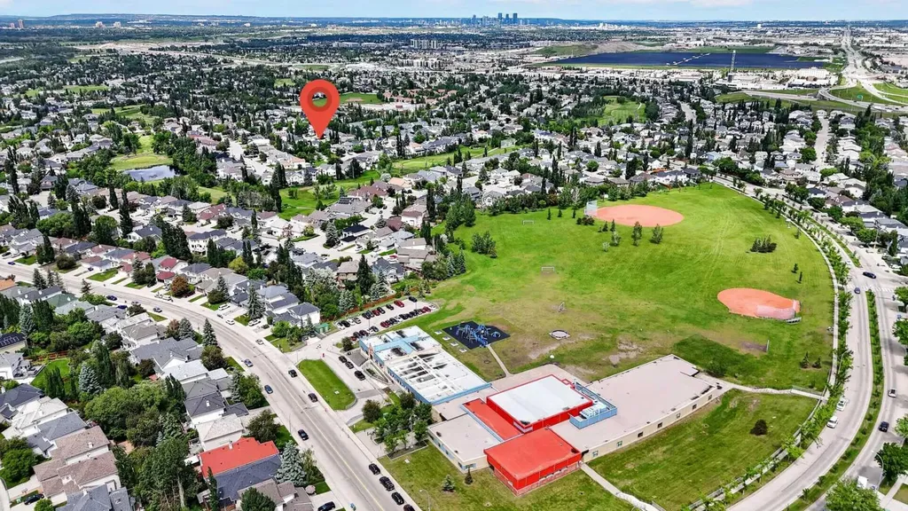 82 Douglasview Circle SE Calgary AB T2Z 2P5