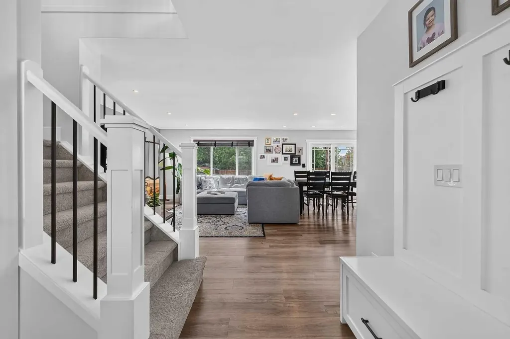 82 Douglasview Circle SE Calgary AB T2Z 2P5
