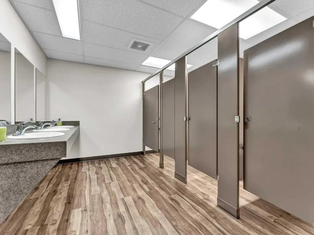 645 3 Street SE Medicine Hat AB T1A 0H4