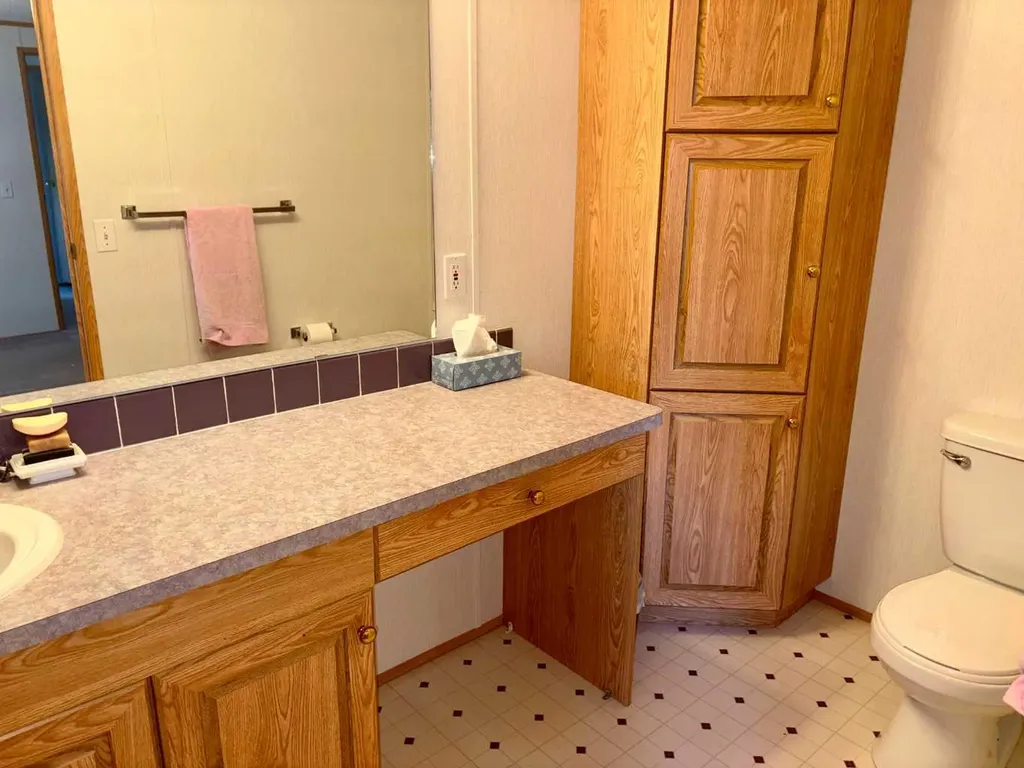 5014 45 Avenue Vermilion AB T9X 1Y4