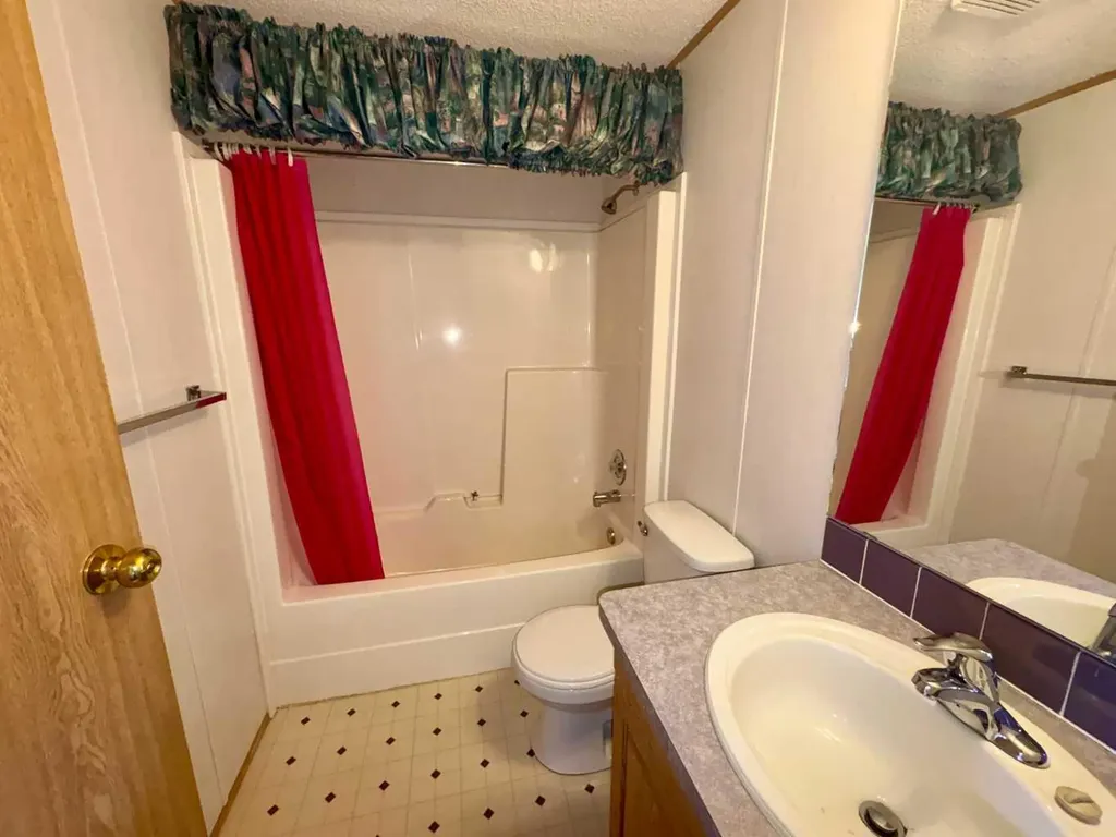 5014 45 Avenue Vermilion AB T9X 1Y4