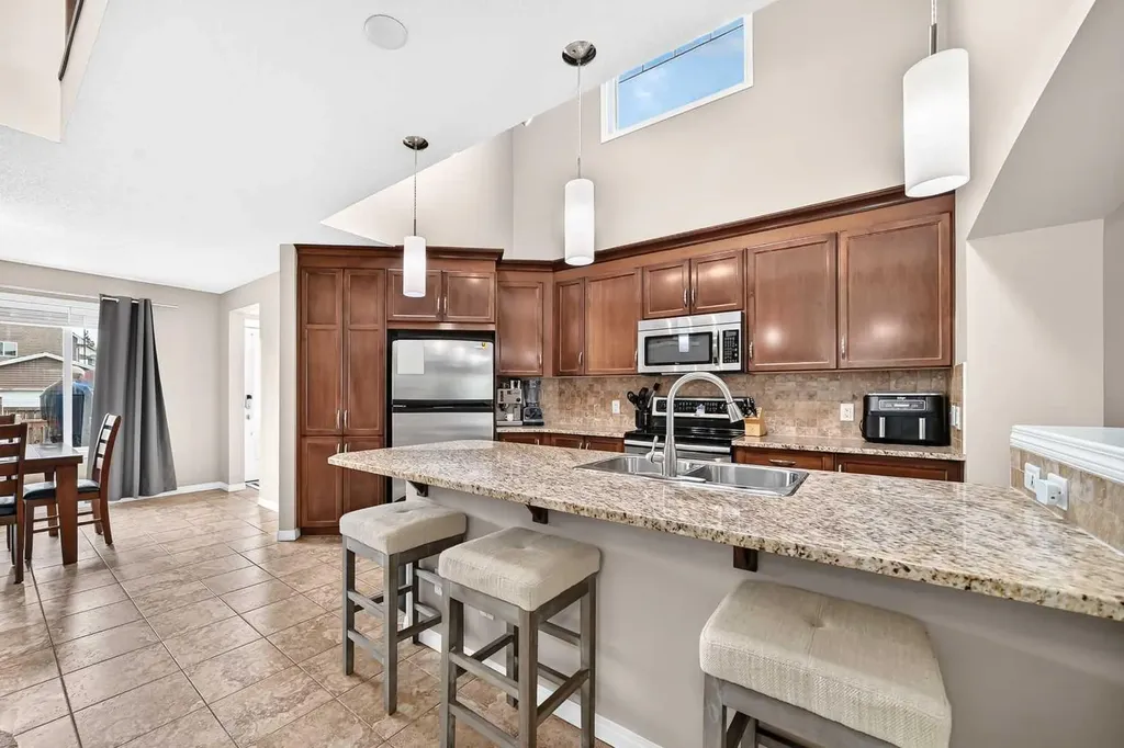 114 Auburn Bay Crescent SE Calgary AB T3M 0E3