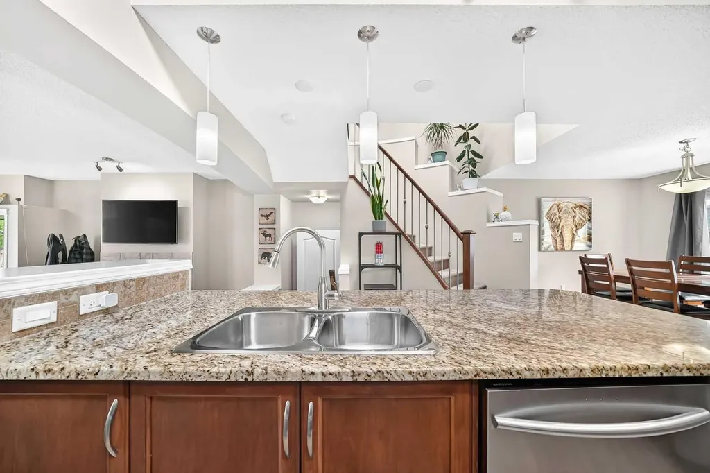 114 Auburn Bay Crescent SE Calgary AB T3M 0E3