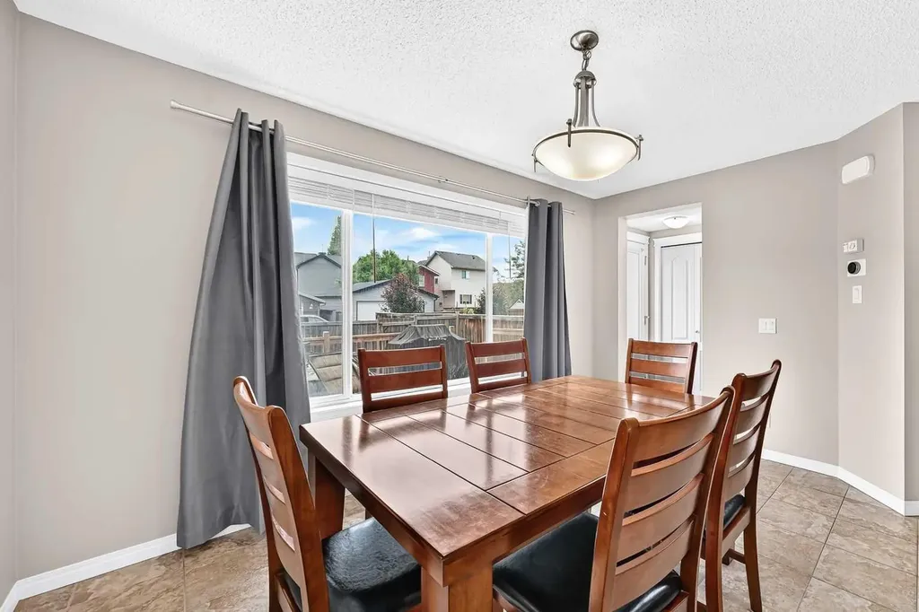114 Auburn Bay Crescent SE Calgary AB T3M 0E3