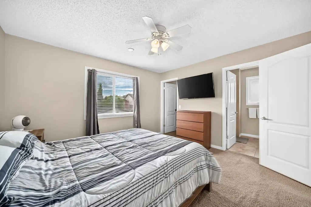 114 Auburn Bay Crescent SE Calgary AB T3M 0E3