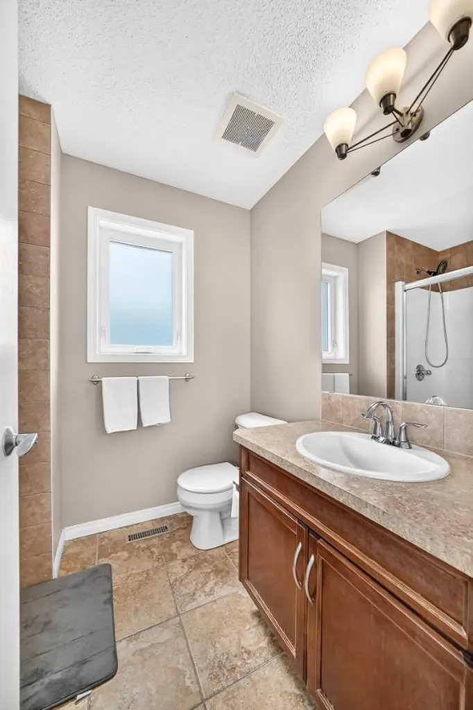 114 Auburn Bay Crescent SE Calgary AB T3M 0E3