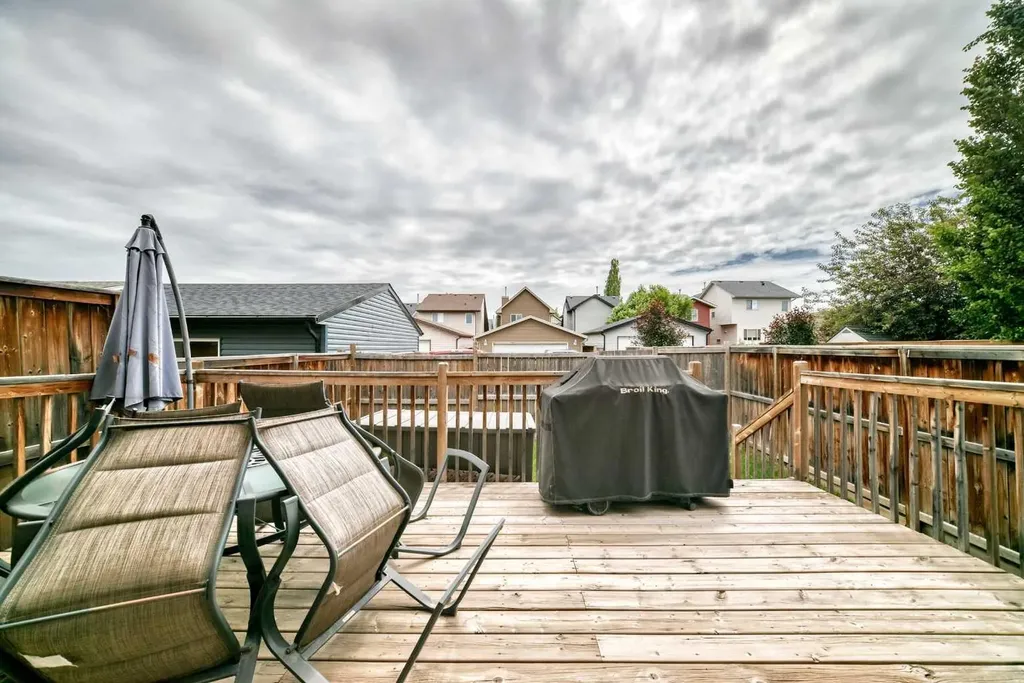 114 Auburn Bay Crescent SE Calgary AB T3M 0E3