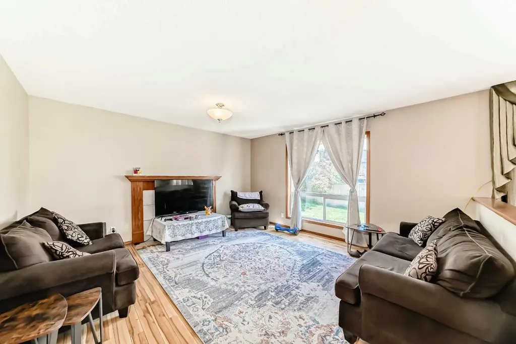 54 Coral Springs Court NE Calgary AB T3J 3W9