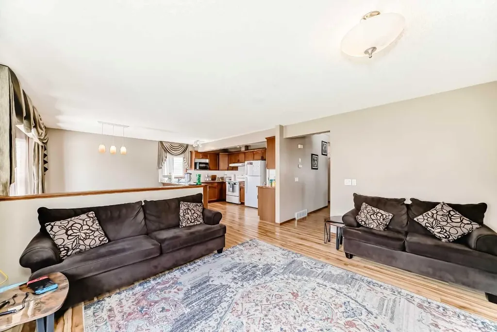 54 Coral Springs Court NE Calgary AB T3J 3W9