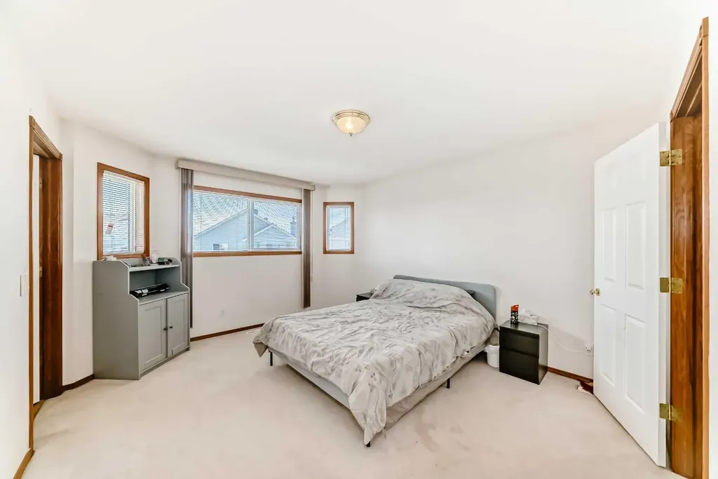 54 Coral Springs Court NE Calgary AB T3J 3W9