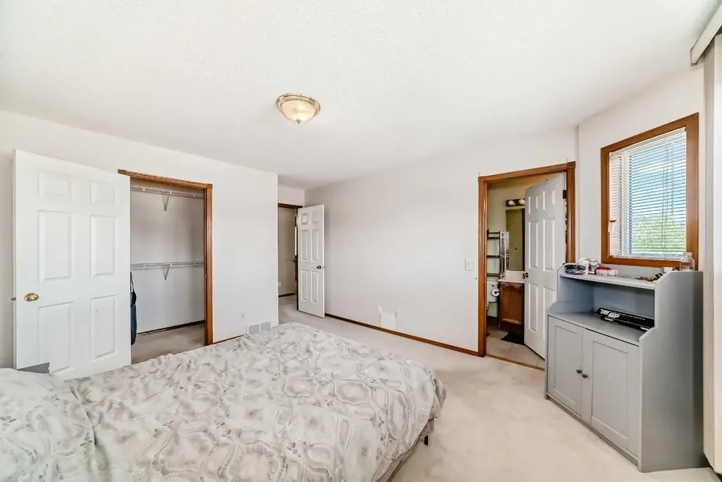 54 Coral Springs Court NE Calgary AB T3J 3W9