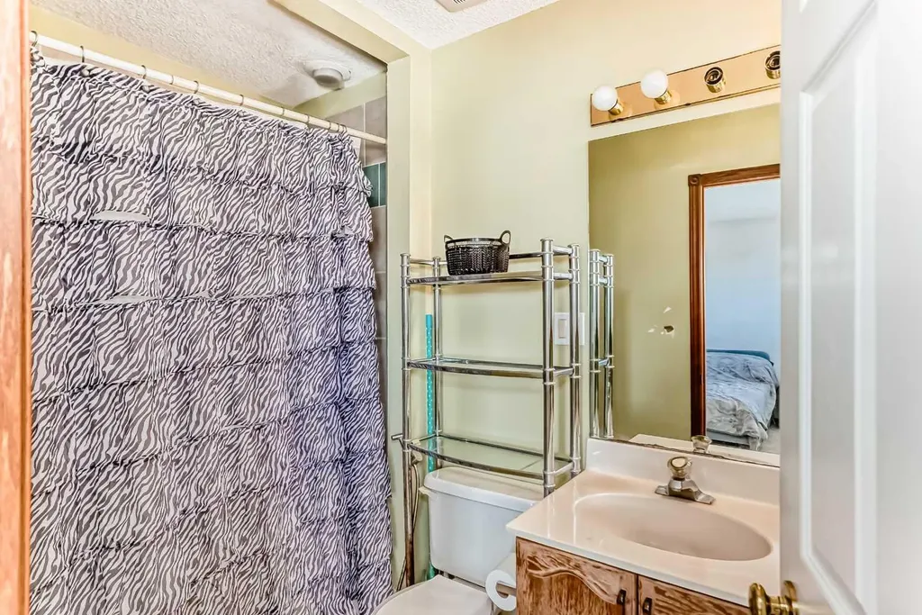 54 Coral Springs Court NE Calgary AB T3J 3W9