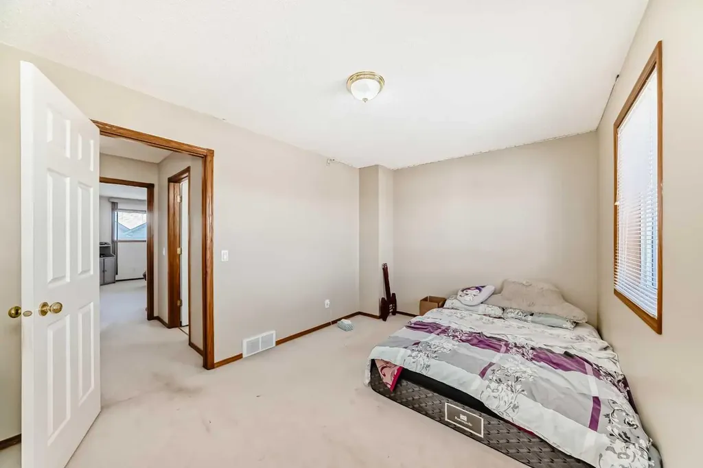 54 Coral Springs Court NE Calgary AB T3J 3W9