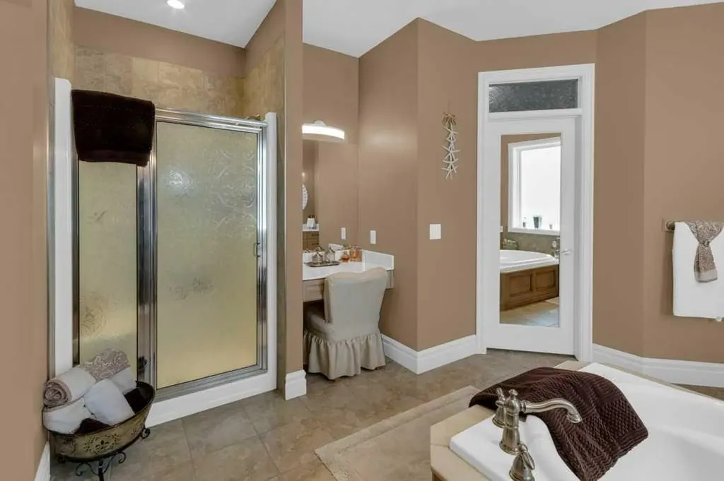 9 Tanner Close SE Airdrie AB T4A 2E8