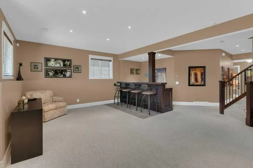 9 Tanner Close SE Airdrie AB T4A 2E8