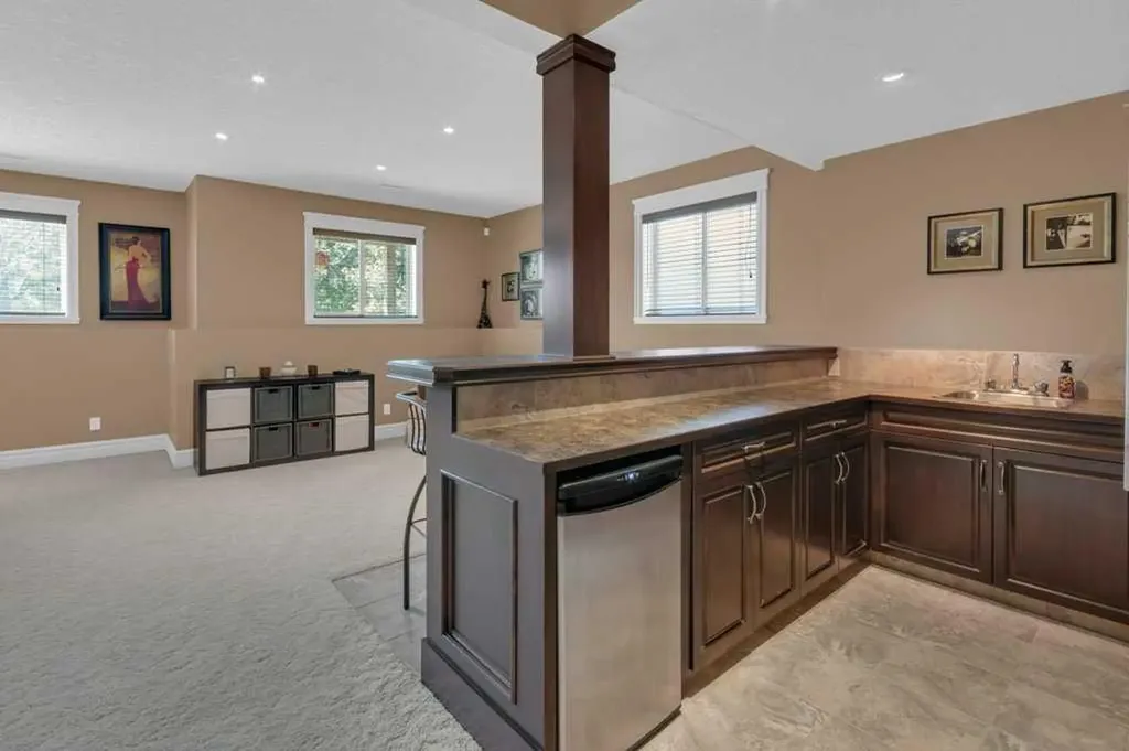 9 Tanner Close SE Airdrie AB T4A 2E8
