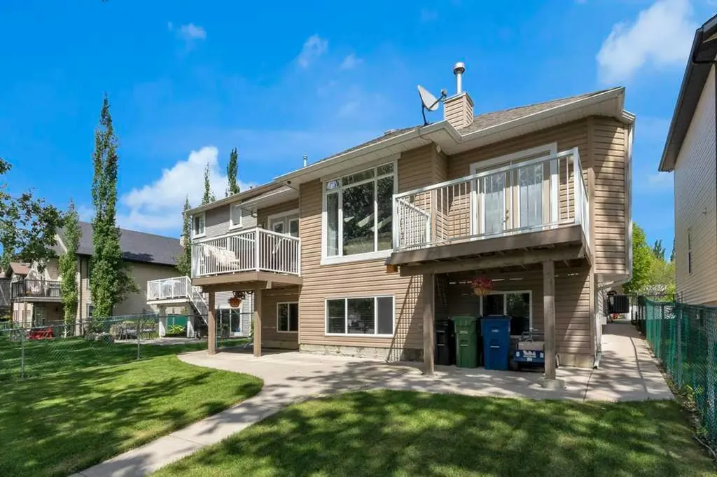 9 Tanner Close SE Airdrie AB T4A 2E8