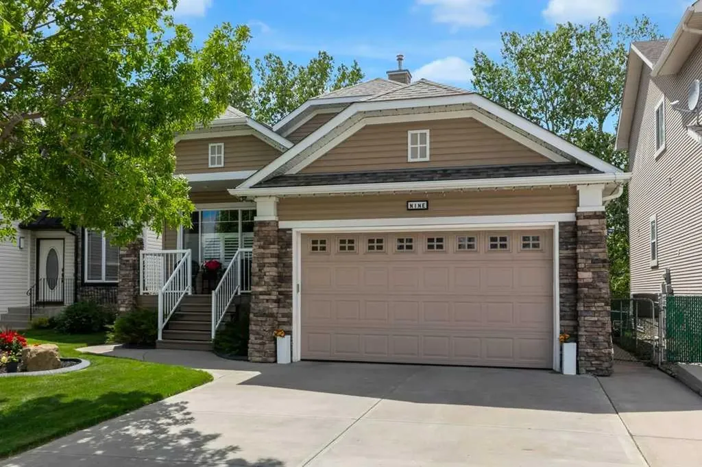 9 Tanner Close SE Airdrie AB T4A 2E8