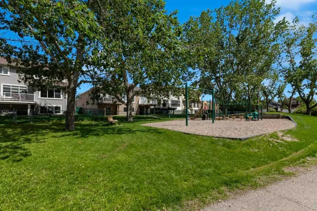 9 Tanner Close SE Airdrie AB T4A 2E8