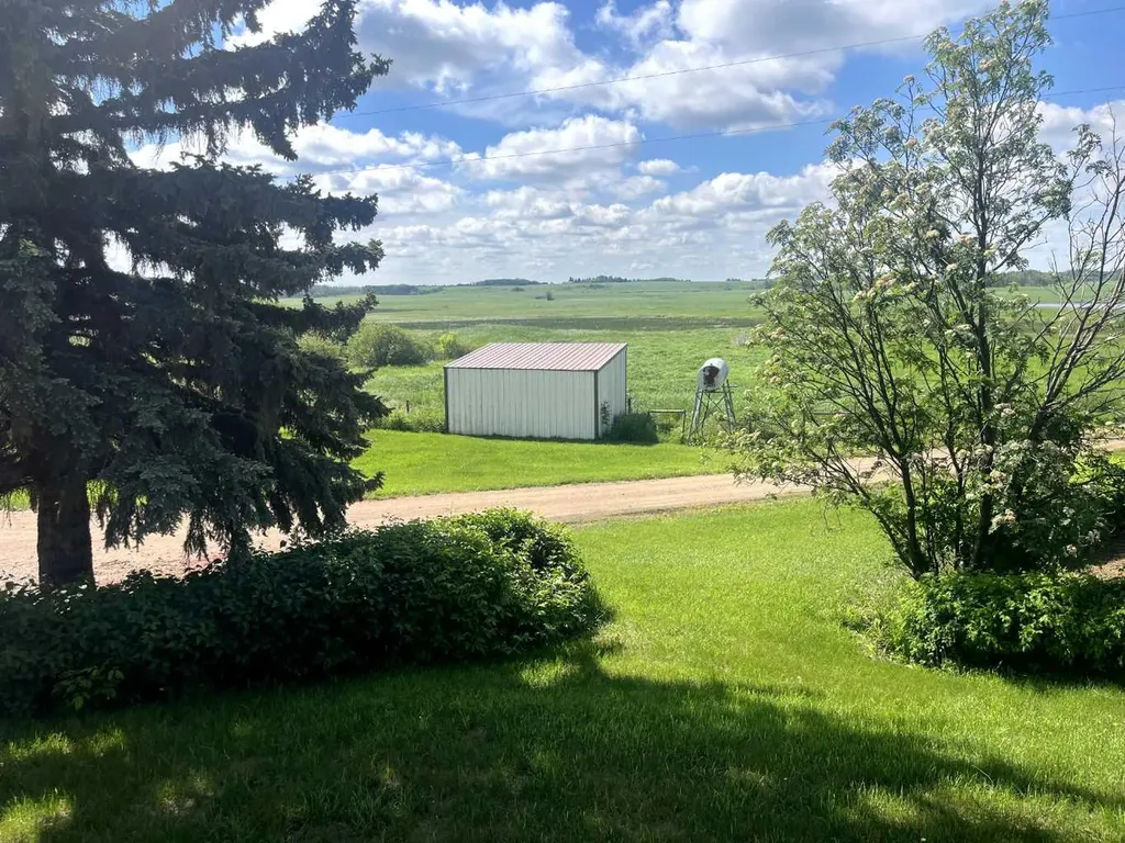 513001 Rr70 Rural Vermilion River County Of AB T9X1B1