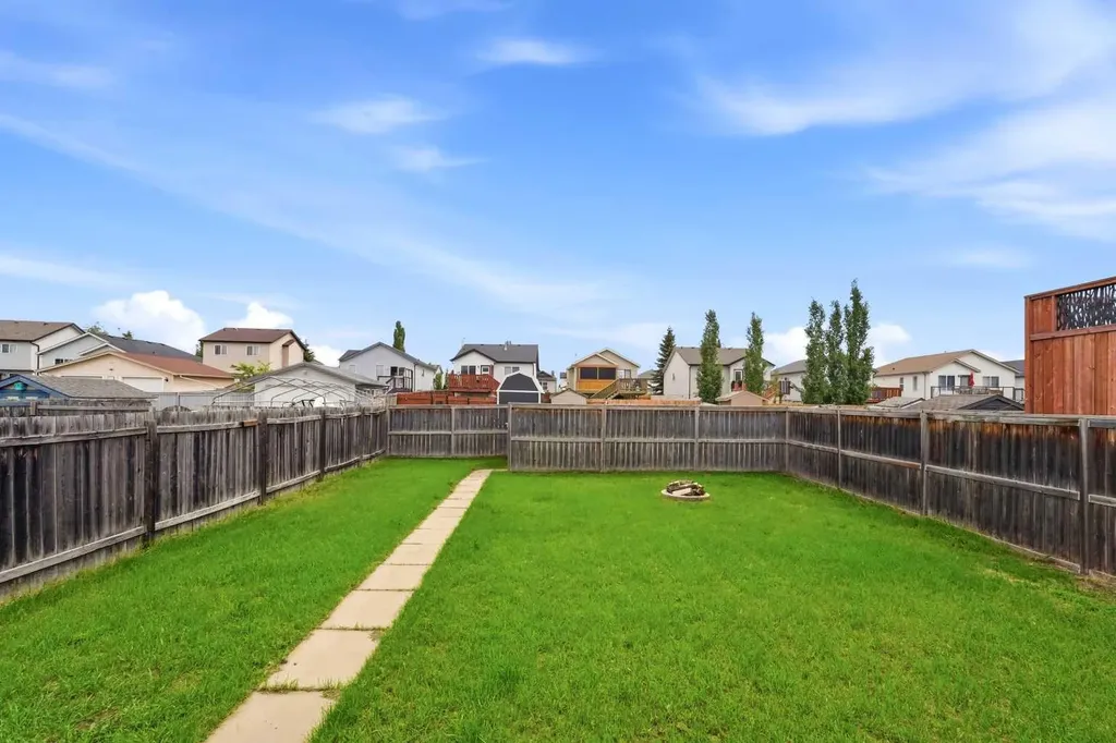 147 Jewell Street Red Deer AB T4P 4A1