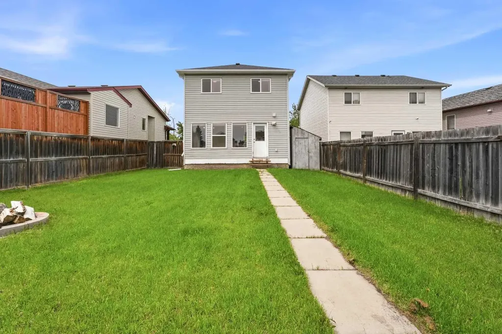 147 Jewell Street Red Deer AB T4P 4A1