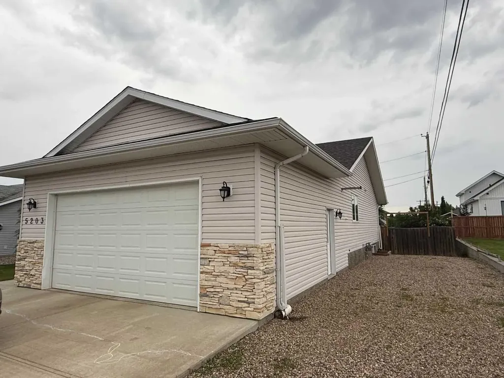 5203 64 Street Vermilion AB T9X 1X5