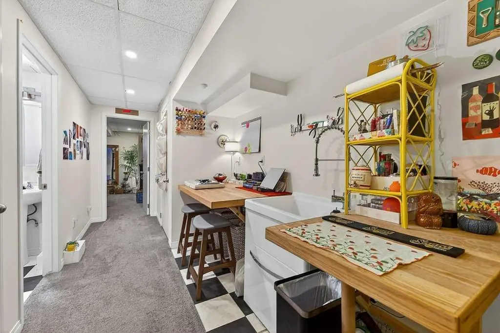 319 37 Street SW Calgary AB T3C 1R5