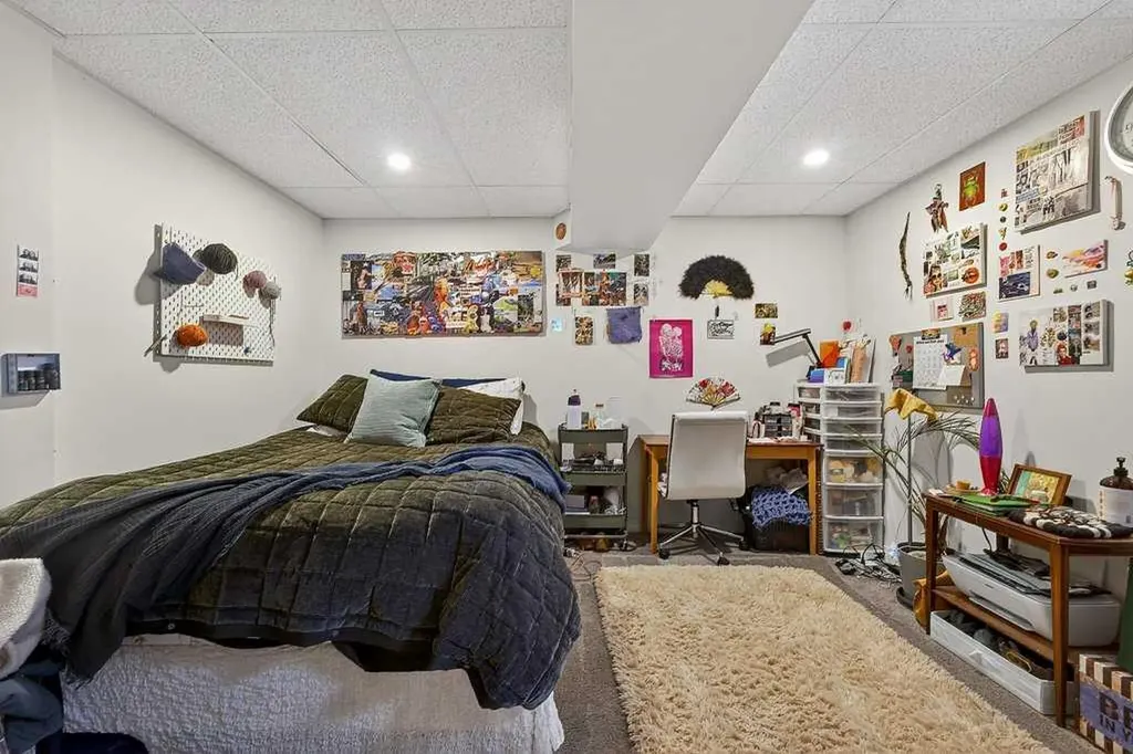 319 37 Street SW Calgary AB T3C 1R5