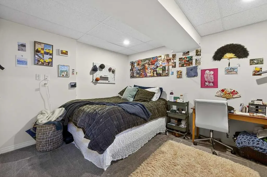 319 37 Street SW Calgary AB T3C 1R5