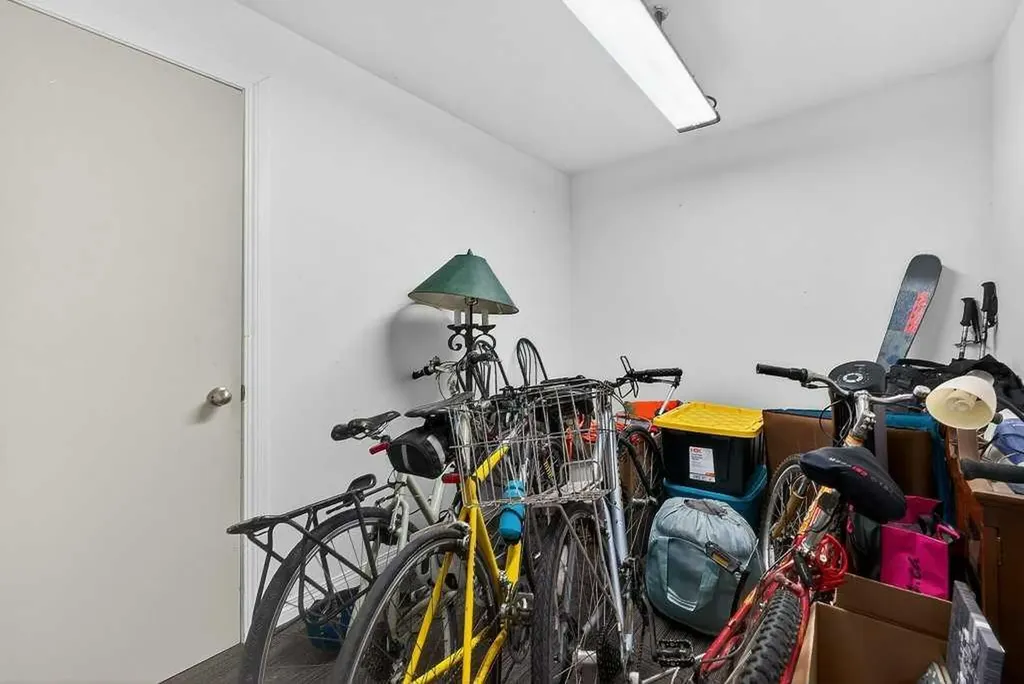 319 37 Street SW Calgary AB T3C 1R5