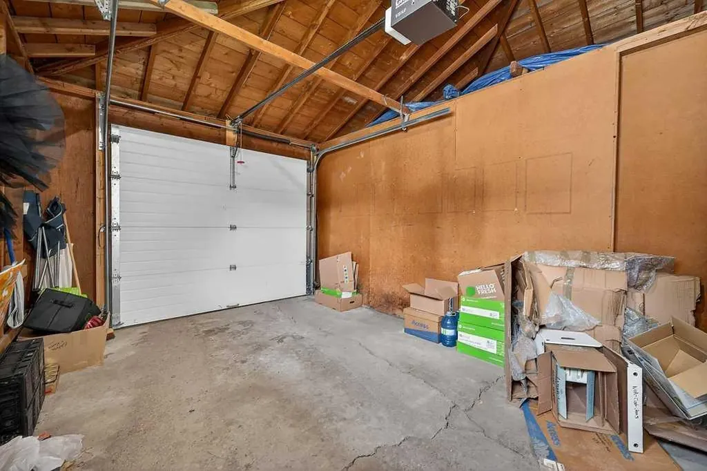 319 37 Street SW Calgary AB T3C 1R5