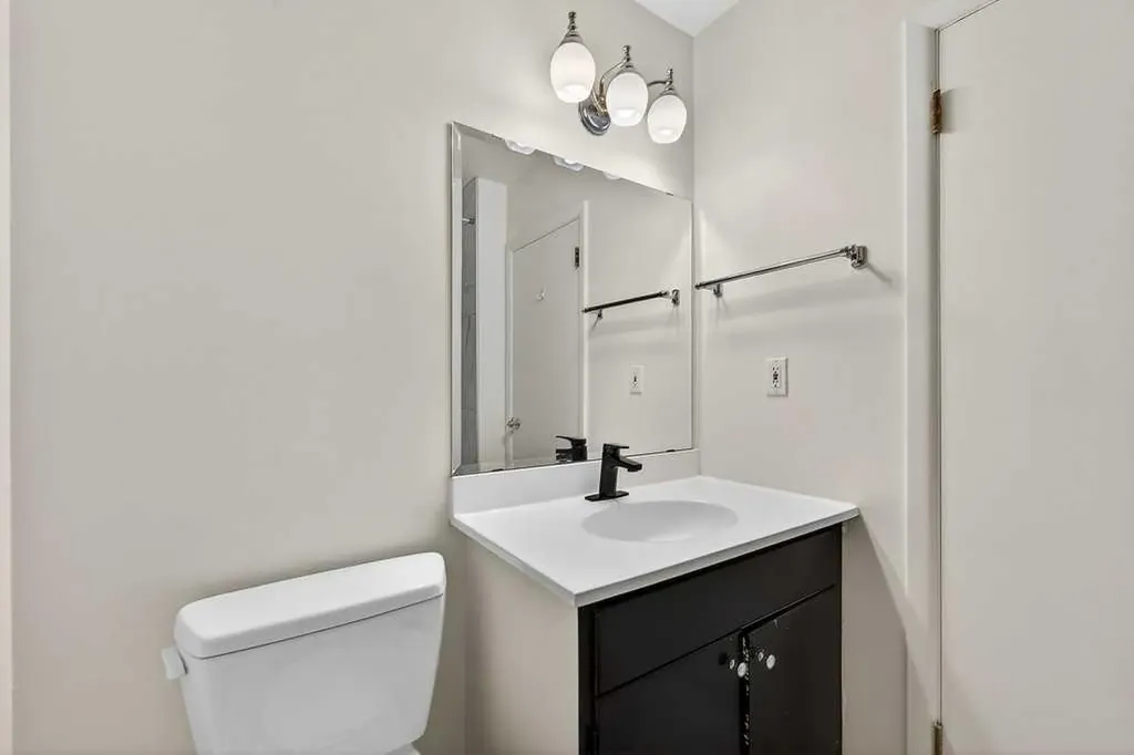 319 37 Street SW Calgary AB T3C 1R5